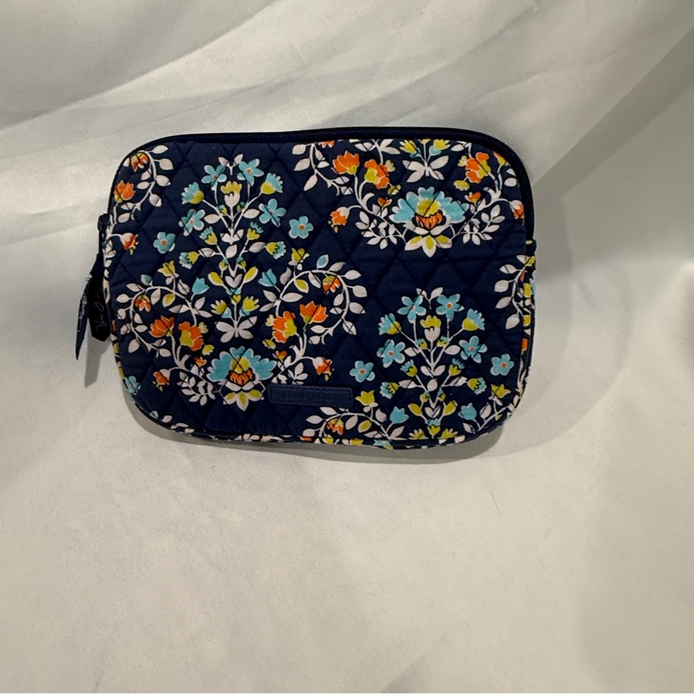 Vera Bradley Padded Pouch E-reader Sleeve in Retired Chandelier Floral